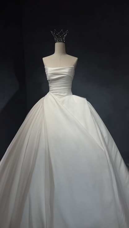 Simple Strapless A-Line Long Wedding Dresses Satin White Bridal Gowns Sleeveless Bridal Dresses ED05678