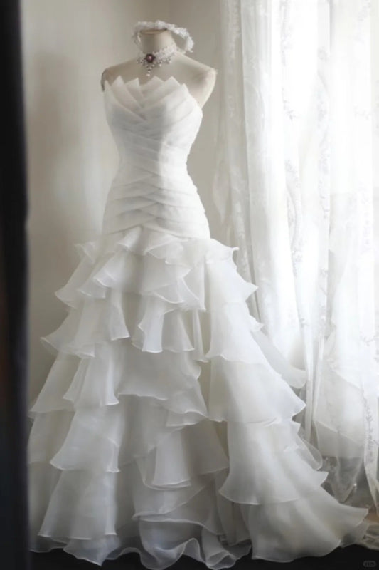 Gorgeous Strapless A-Line Long Wedding Dresses Tulle White Bridal Gowns Sleeveless Bridal Dresses ED05684