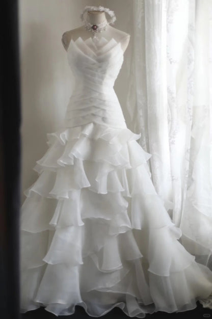 Gorgeous Strapless A-Line Long Wedding Dresses Tulle White Bridal Gowns Sleeveless Bridal Dresses ED05684