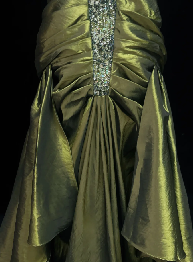 Fairy Sweetheart Neck Sheath Long Prom Dresses Satin Green Evening Gowns Sleeveless Birthday Dresses ED05688