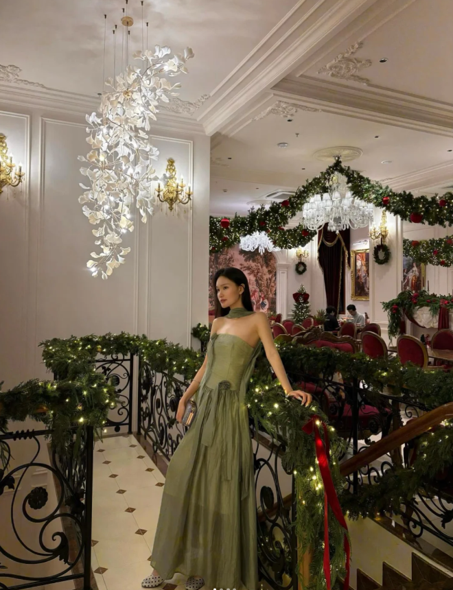 Elegant Strapless Sheath Long Prom Dresses Chiffon Green Evening Gowns Sleeveless Green Christmas Dresses ED05691