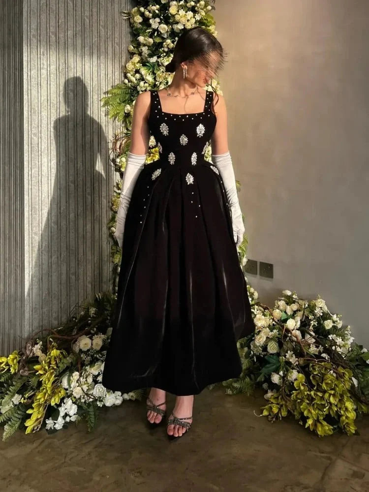 French Spaghetti Straps A-Line Long Prom Dresses Velvet Black Evening Gowns Sleeveless Black Christmas Dresse sED05698