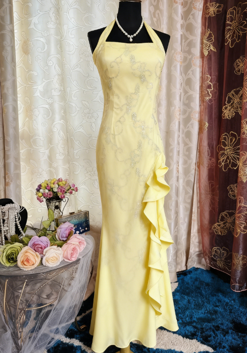 Gorgeous Red Sheath Long Prom Dresses Halter Beaded Satin Evening Gowns Sleeveless Birthday Dresses ED05718