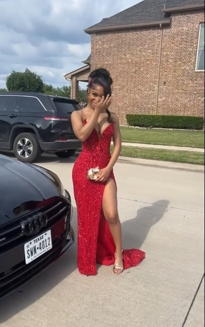 Gorgeous Red Sheath Long Prom Dresses with Slit Tulle Beaded Sweetheart Evening Dresses Sleeveless Formal Dresses ED05729