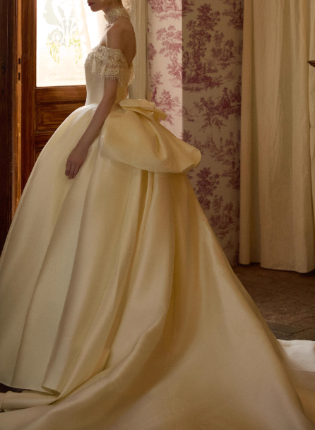 Elegant Ball Gown White Long Wedding Dresses Satin Off-shoulder Bridal Dresses Short Sleeves Bridal Gowns ED05742