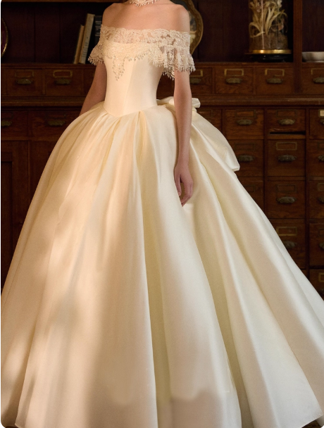Elegant Ball Gown White Long Wedding Dresses Satin Off-shoulder Bridal Dresses Short Sleeves Bridal Gowns ED05742