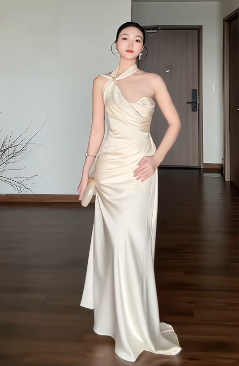 Chic Sheath Long Prom Dresses Satin White Evening Gowns Off-shoulder Sleeveless Bridesmaid Dresses ED05770