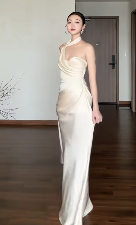 Chic Sheath Long Prom Dresses Satin White Evening Gowns Off-shoulder Sleeveless Bridesmaid Dresses ED05770