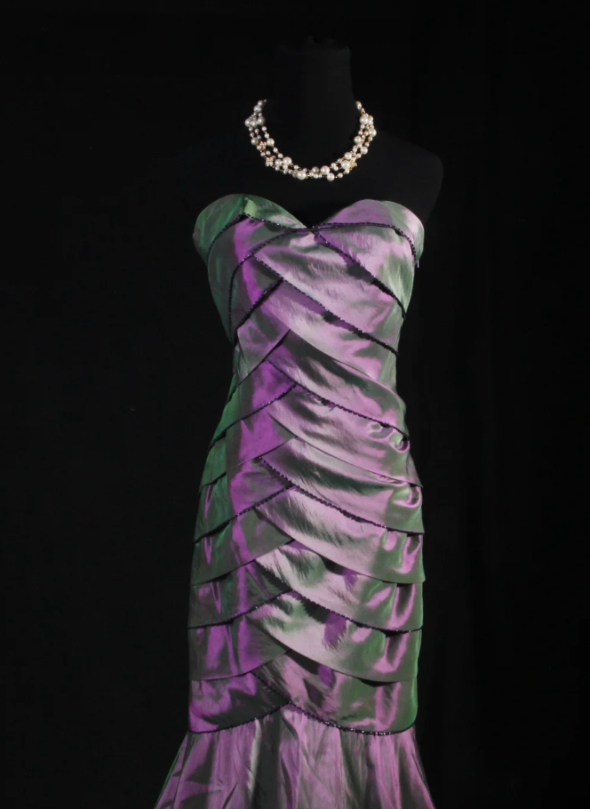 Wunderschönes dunkelolivgrünes herzförmiger Ausschnitt A-Linie Satin Tüll Kurzes Ballkleid Homecoming-Kleid ED02575