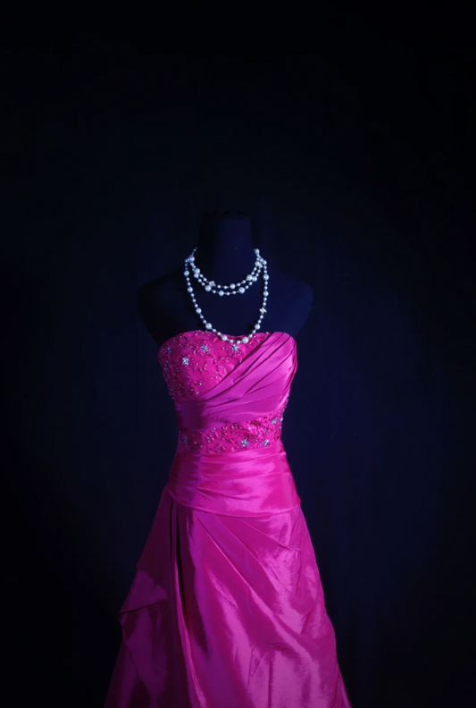 Vintage Fuchsia A-Line Long Prom Dresses Satin Strapless Evening Dresses Sleeveless Formal Dresses ED05791