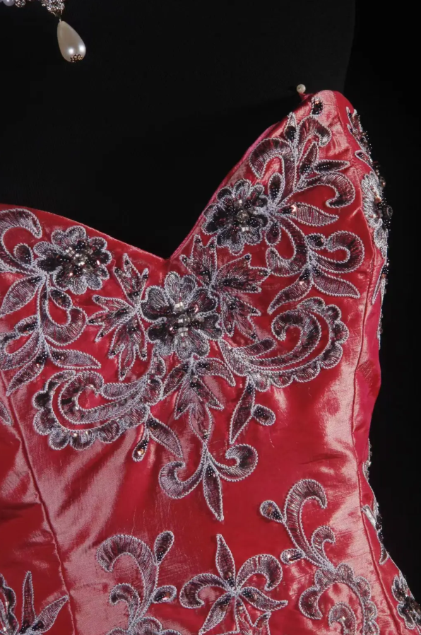 Vintage Burgundy Ball Gown Long Prom Dresses Satin Sweetheart Evening Dresses Sleeveless 16 Dresses ED05794