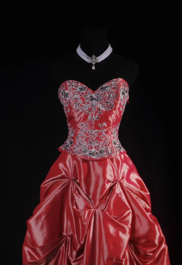 Vintage Burgundy Ball Gown Long Prom Dresses Satin Sweetheart Evening Dresses Sleeveless 16 Dresses ED05794