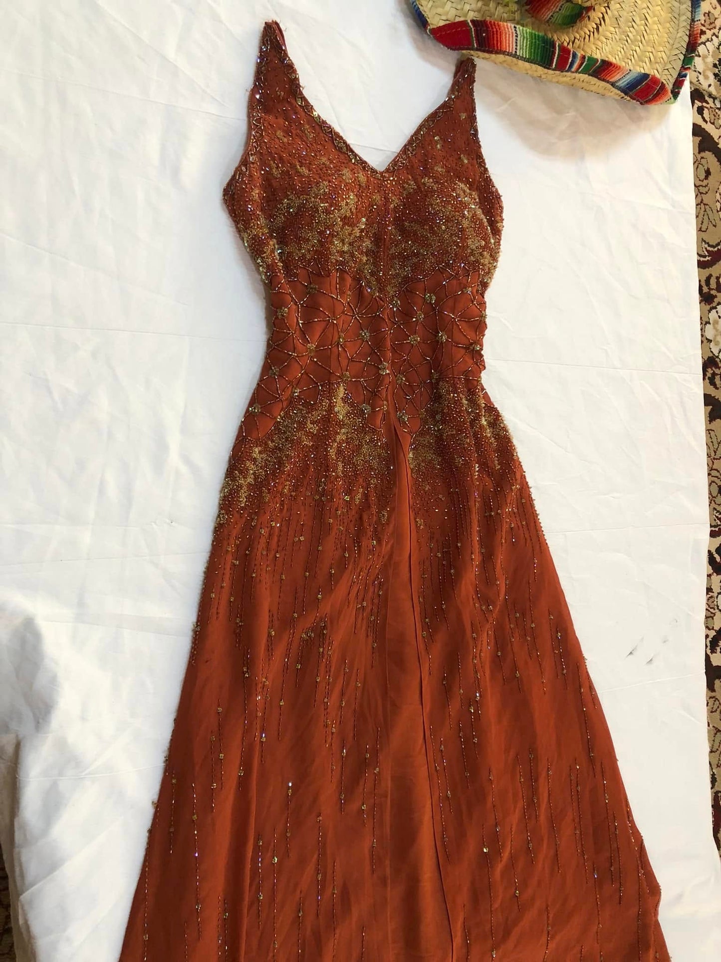 Elegant Sheath Long Prom Dresses Beaded Chiffon V-neck Evening Gowns Sleeveless Christmas Dresses ED05819