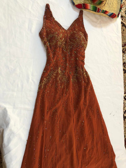 Elegant Sheath Long Prom Dresses Beaded Chiffon V-neck Evening Gowns Sleeveless Christmas Dresses ED05819