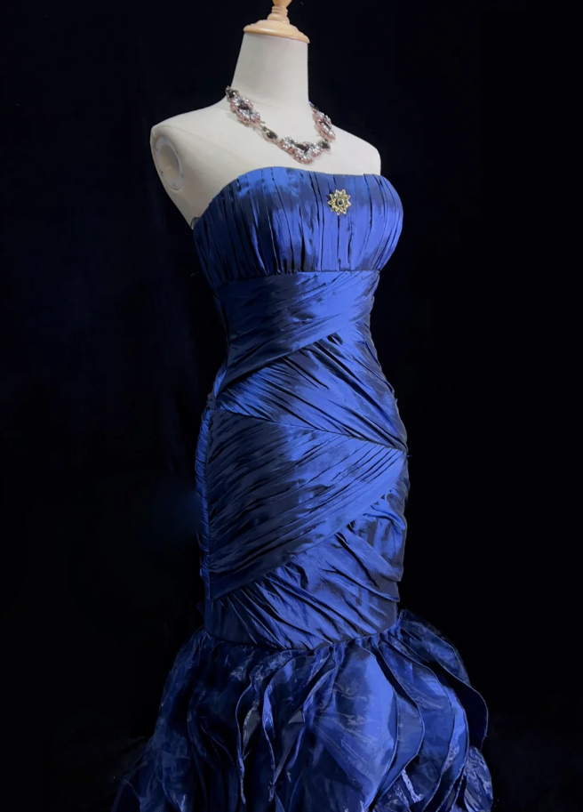 Retro Blue Sheath Long Prom Dresses Satin Strapless Evening Gowns Sleeveless Formal Dresses ED05826