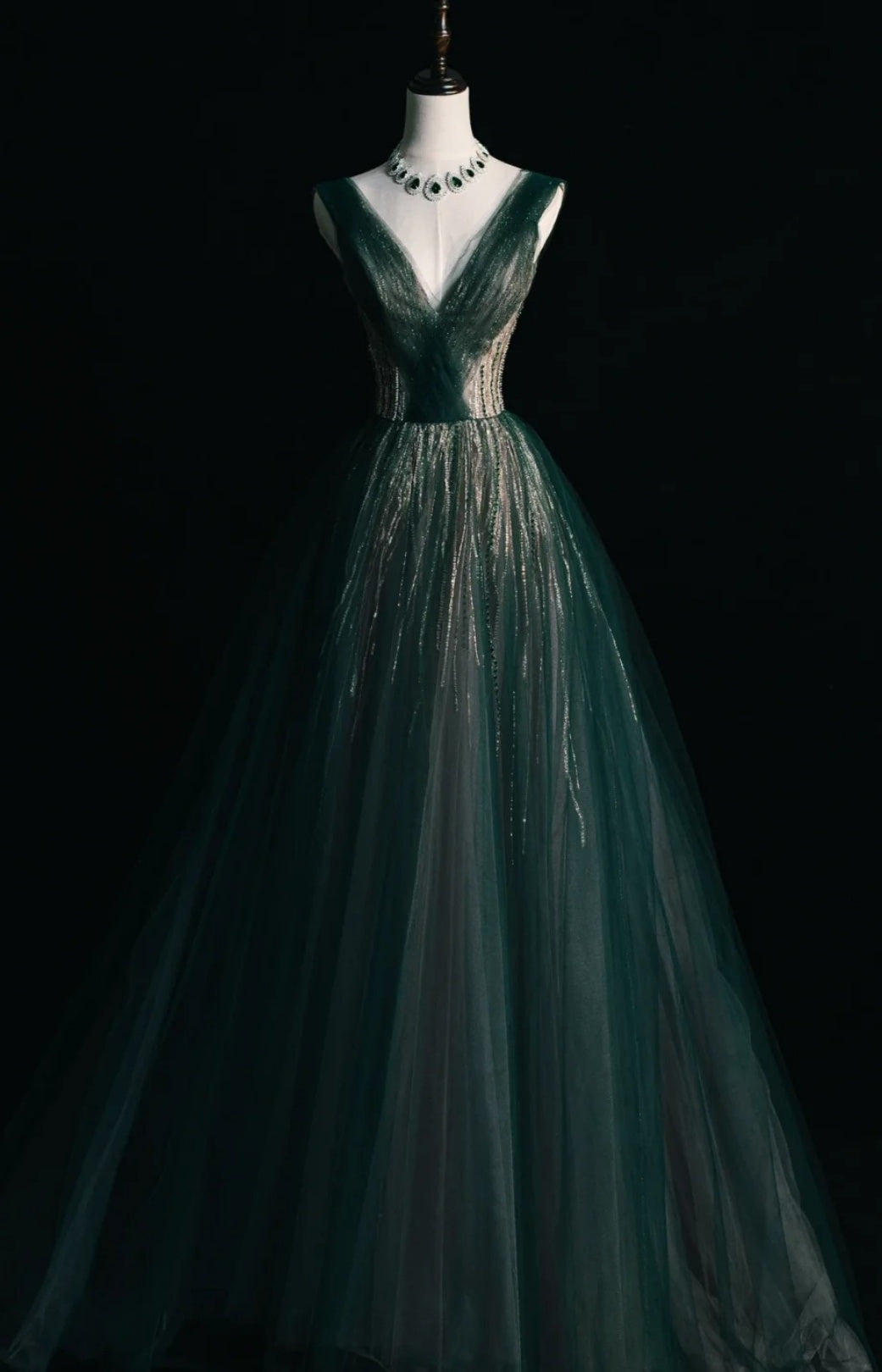 Fairy Green A-Line Long Prom Dresses Sequins Tulle V-neck Evening Dresses Sleeveless Formal Dresses ED05838