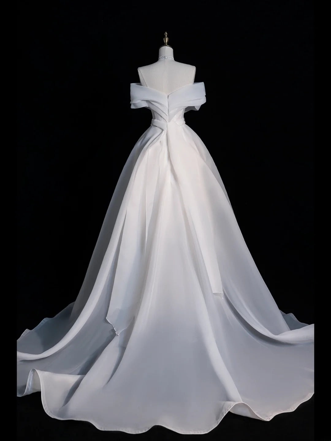 Timeless  A-Line Long Wedding Dresses Tulle Off-shoulder White Bridal Gowns Sleeveless Bridal Dresses ED05839