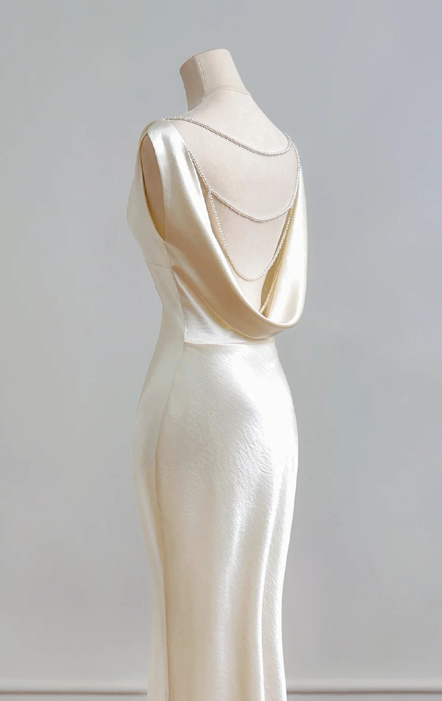 Wunderschönes dunkelolivgrünes herzförmiger Ausschnitt A-Linie Satin Tüll Kurzes Ballkleid Homecoming-Kleid ED02575