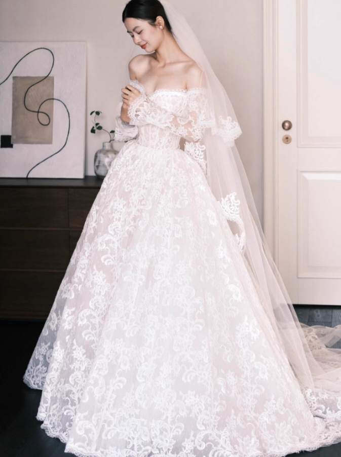 Timeless A-Line Long Wedding Dresses Off-shoulder White Bridal Gowns Lace Long Sleeves Bridal Dresses ED05852