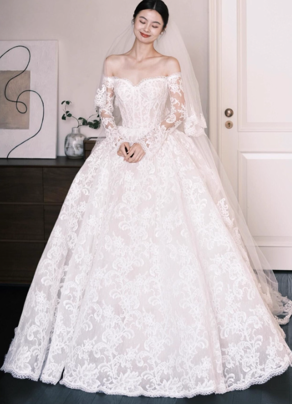 Timeless A-Line Long Wedding Dresses Off-shoulder White Bridal Gowns Lace Long Sleeves Bridal Dresses ED05852