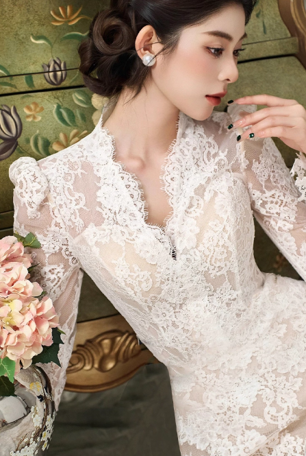 Timeless Sheath Long Wedding Dresses V-neck White Bridal Gowns Lace Long Sleeves Bridal Dresses ED05856