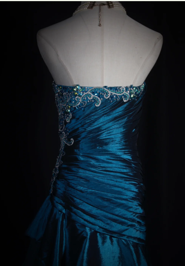 Wunderschönes dunkelolivgrünes herzförmiger Ausschnitt A-Linie Satin Tüll Kurzes Ballkleid Homecoming-Kleid ED02575