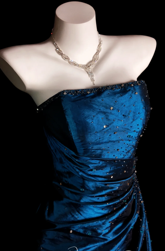 Glam Blue Sheath Long Prom Dresses Glitter Satin Strapless Evening Dresses Sleeveless Formal Dresses with Slits ED05871
