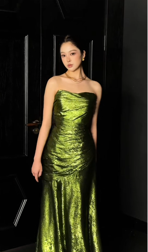 Glam Green Sheath Long Prom Dresses Sequins Strapless Evening Dresses Sleeveless Formal Dresses ED05873