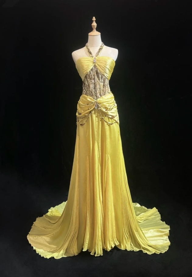 Gorgeous Yellow Sheath Long Prom Dresses Satin Beaded Halter Evening Dresses Sleeveless Formal Dresses ED05877