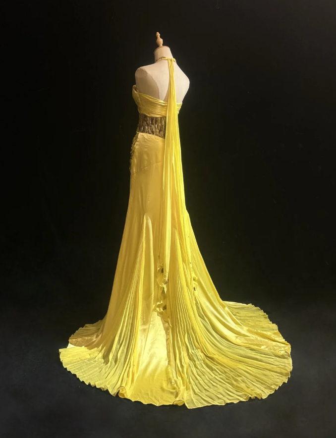 Gorgeous Yellow Sheath Long Prom Dresses Satin Beaded Halter Evening Dresses Sleeveless Formal Dresses ED05877