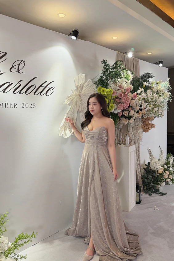 Elegant Champagne A-Line Long Prom Dresses Glitter Satin Spaghetti Straps Evening Dresses Sleeveless Formal Dresses ED05882