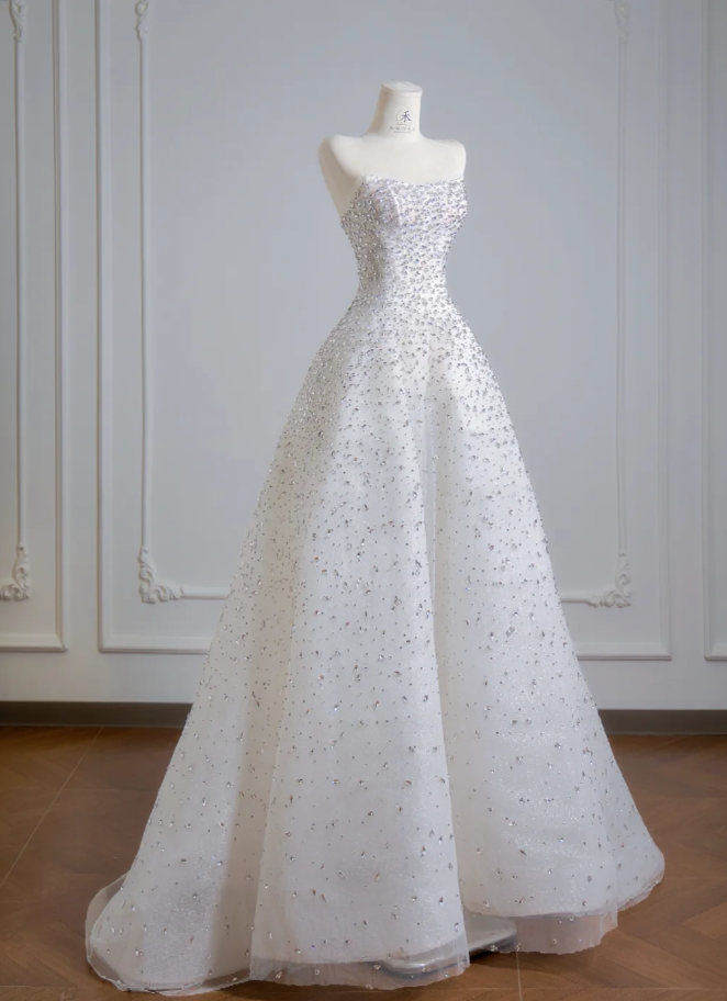 Modest Strapless A-Line Long Wedding Dresses Rhinstones Tulle White Bridal Dresses Sleeveless Bridal Gowns ED05893