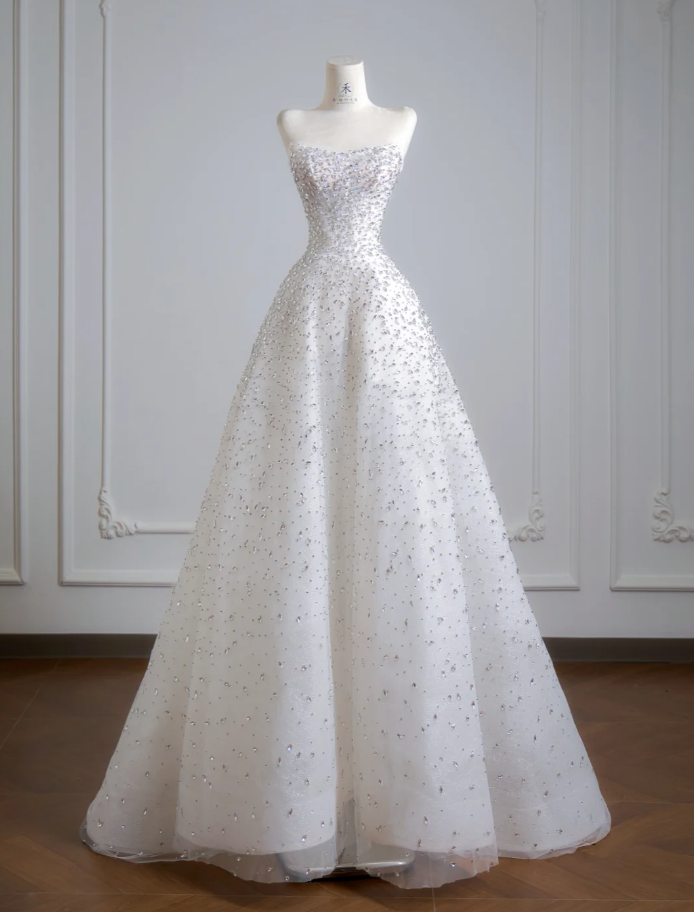 Modest Strapless A-Line Long Wedding Dresses Rhinstones Tulle White Bridal Dresses Sleeveless Bridal Gowns ED05893