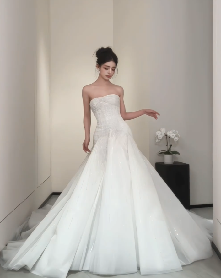 Luxury Strapless A-Line Long Wedding Dresses Beaded Tulle White Bridal Dresses Sleeveless Bridal Gowns ED05896