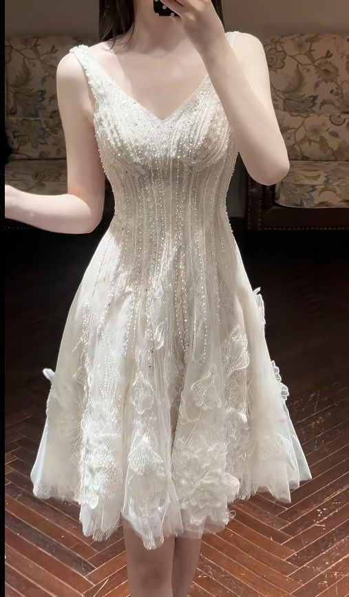 Luxury V-neck A-Line Short Wedding Dresses Beaded Tulle White Bridal Dresses Sleeveless Bridal Gowns ED05897