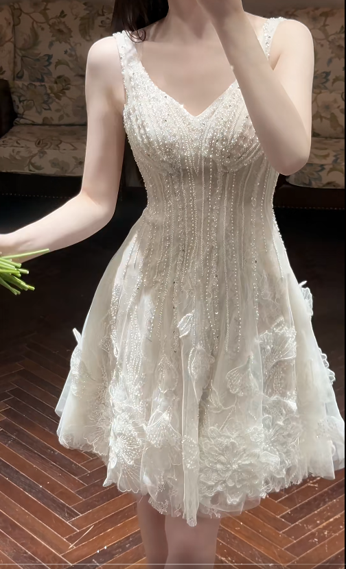 Luxury V-neck A-Line Short Wedding Dresses Beaded Tulle White Bridal Dresses Sleeveless Bridal Gowns ED05897