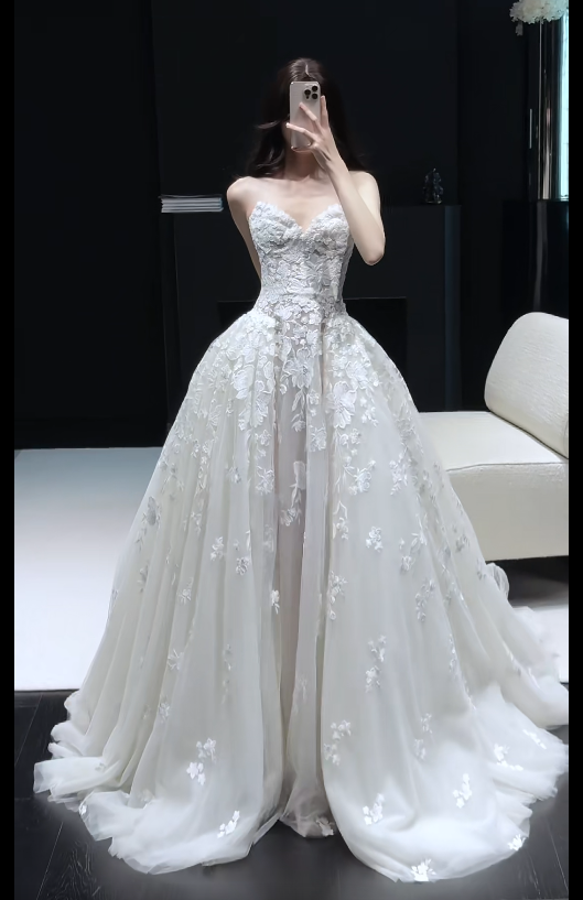 Luxury Sweetheart Sheath Long Wedding Dresses Appliques Tulle White Bridal Dresses Sleeveless Bridal Gowns ED05899