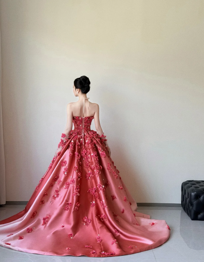 Gorgeous Red A-Line Long Prom Dresses Satin Applique Sweetheart Birthday Dresses Sleeveless Evening Dresses ED05902