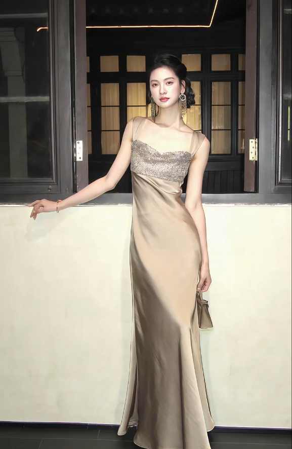 Gorgeous Green Sheath Long Prom Dresses Satin Straps Birthday Dresses Sleeveless Evening Dresses ED05903
