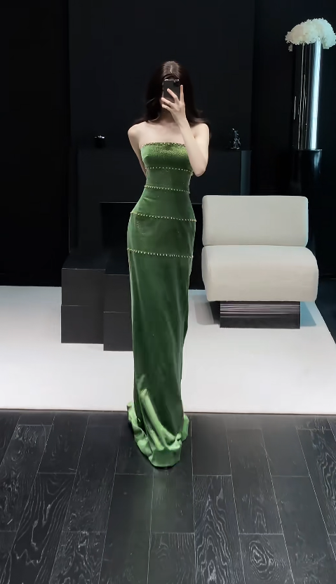 Simple Strapless Sheath Green Long Prom Dresses Satin Sleeveless Evening Dresses Sleeveless Birthday Dresses ED05908