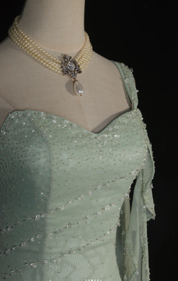 Chic Mermaid Green Long Prom Dresses Satin Spaghetti Straps Evening Dresses Sleeveless Birthday Dresses ED05921