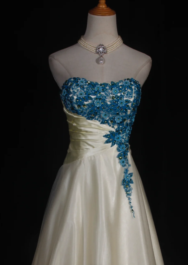 Chic A-Line Light Champagne Long Prom Dresses Satin Sweetheart Evening Dresses Sleeveless Birthday Dresses ED05922