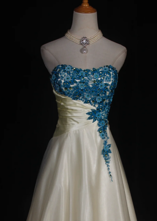 Chic A-Line Light Champagne Long Prom Dresses Satin Sweetheart Evening Dresses Sleeveless Birthday Dresses ED05922