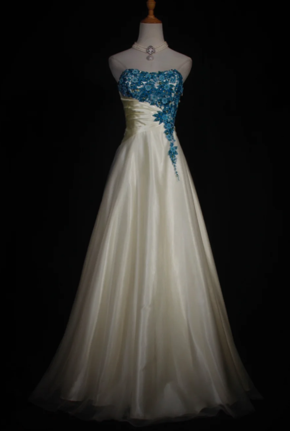 Chic A-Line Light Champagne Long Prom Dresses Satin Sweetheart Evening Dresses Sleeveless Birthday Dresses ED05922