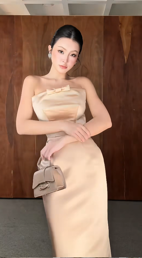 Chic Sheath Champagne Wedding Guest Dresses Satin Strapless Long Evening Dresses Sleeveless Birthday Dresses ED05924