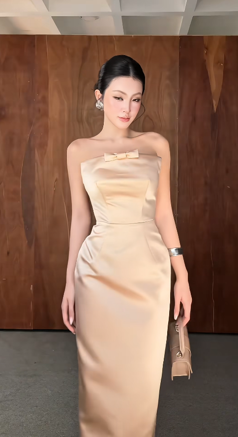 Chic Sheath Champagne Wedding Guest Dresses Satin Strapless Long Evening Dresses Sleeveless Birthday Dresses ED05924