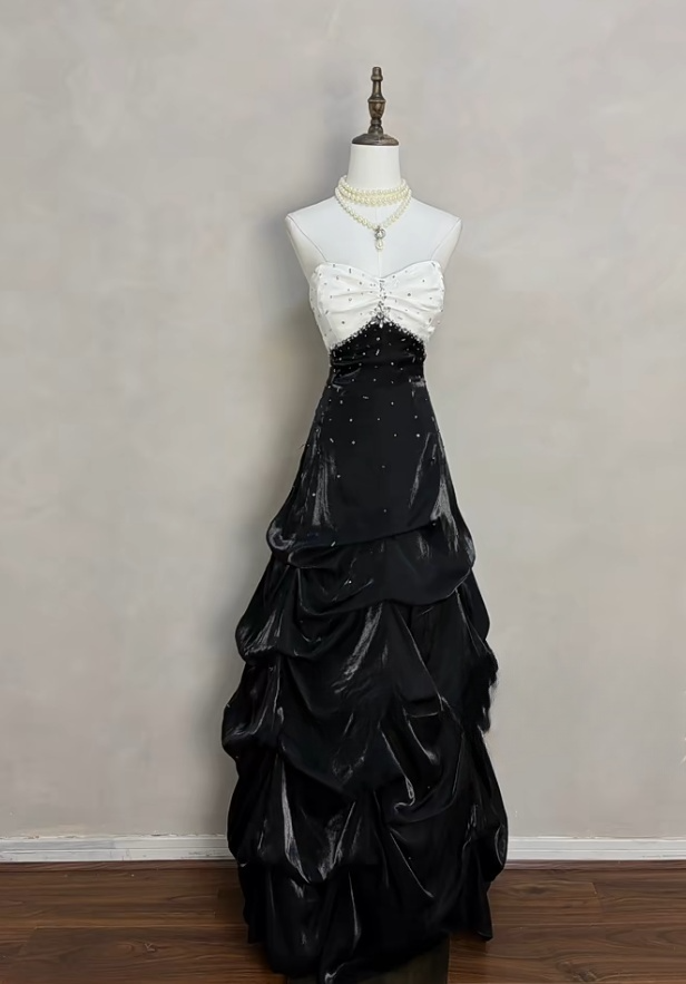 Cute A-Line Long Prom Dresses Black Birthday Dresses Satin Strapless Evening Dresses ED05961