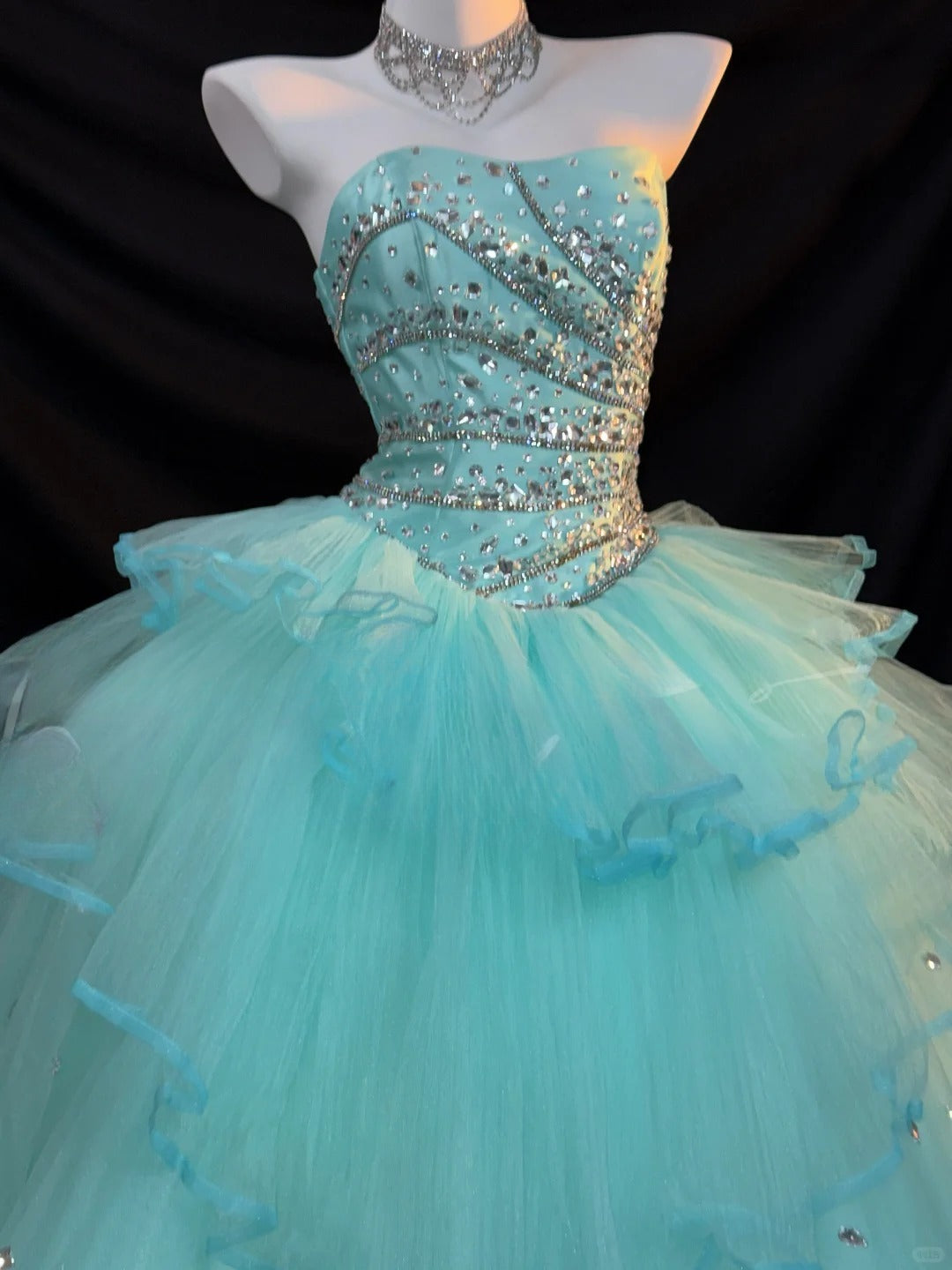 Cute Ball Gown Tiffany Blue Long Prom Dresses Tulle Strapless Quinceanera Dresses Sleeveless Sweet 16 Dress ED05970