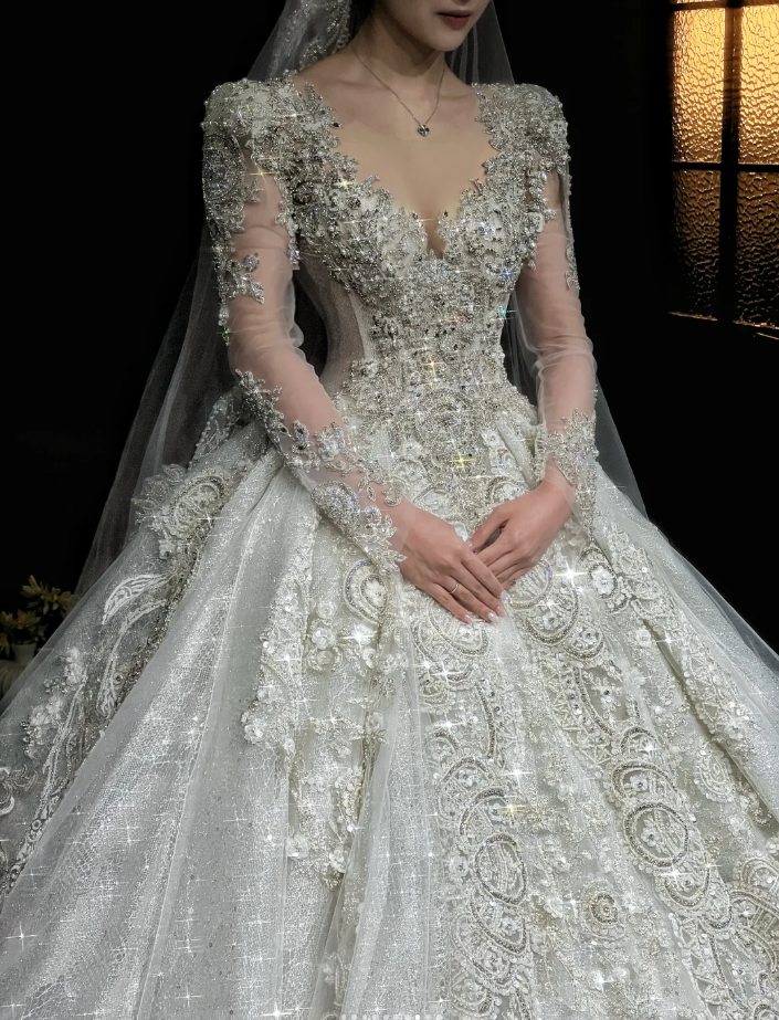Chic A-Line Long Wedding Dresses Tulle  White Bridal Dresses Beaded Long Sleeves Bridal Gown ED05996