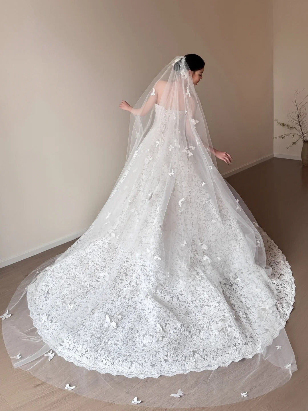 Fairy A-line Long Wedding Dresses Applique White Bridal Gowns Sleevless Strapless Bridal Dresses ED06014